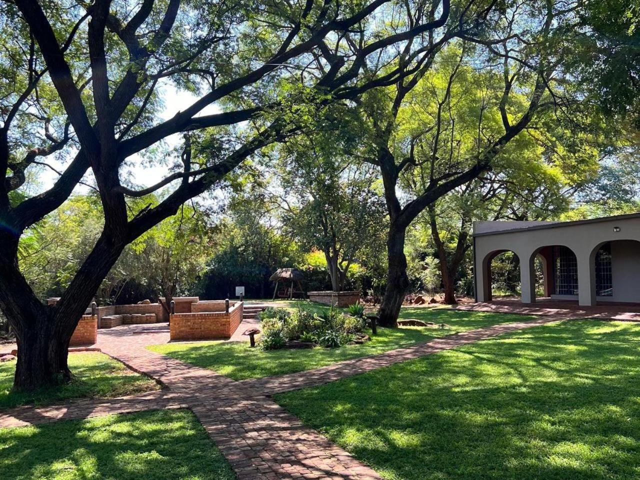 Featherwood Farm & Nyala Lodge Rayton 外观 照片